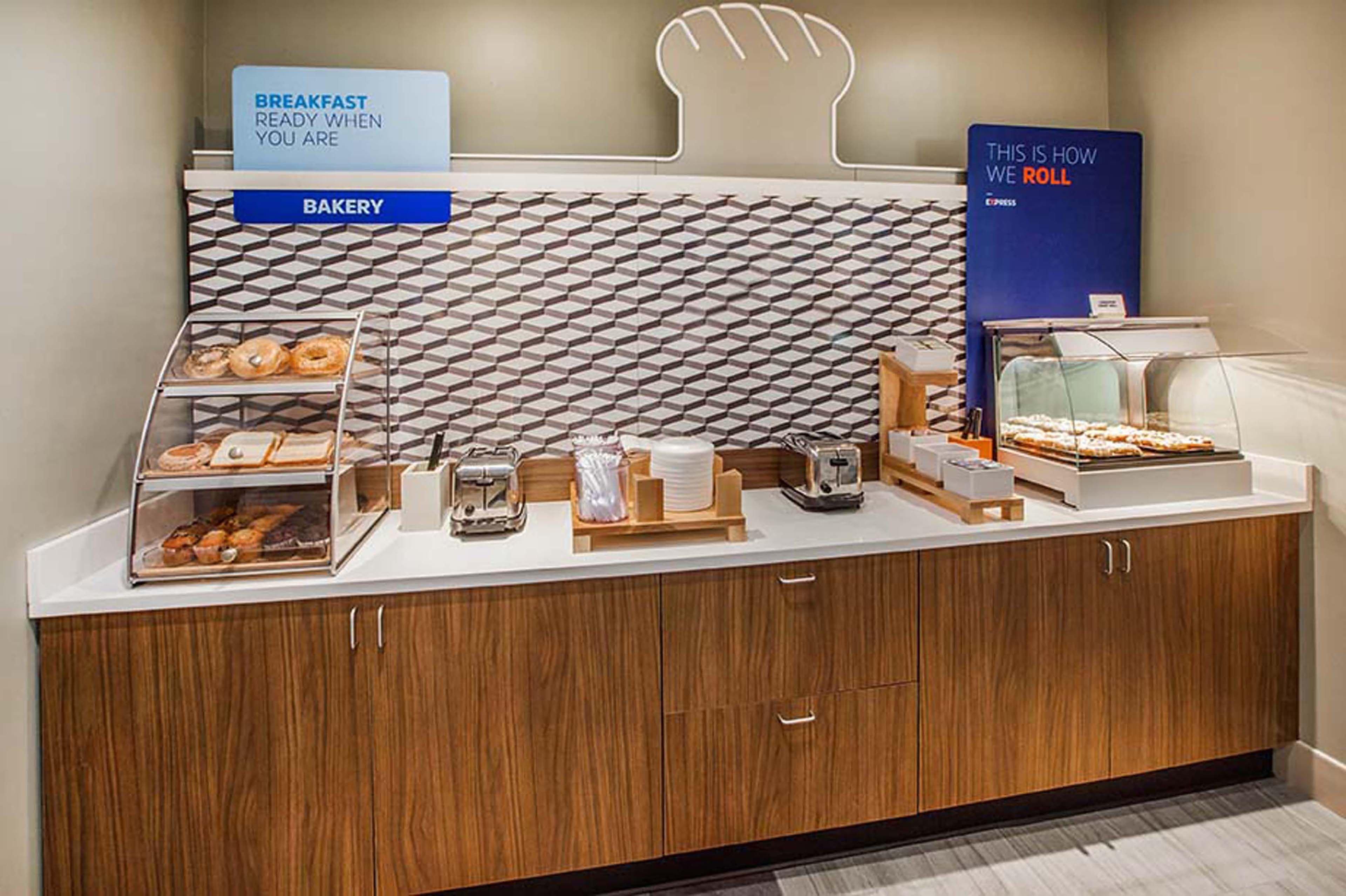 Holiday Inn Express Louisville Airport Expo Center By Ihg Exteriér fotografie